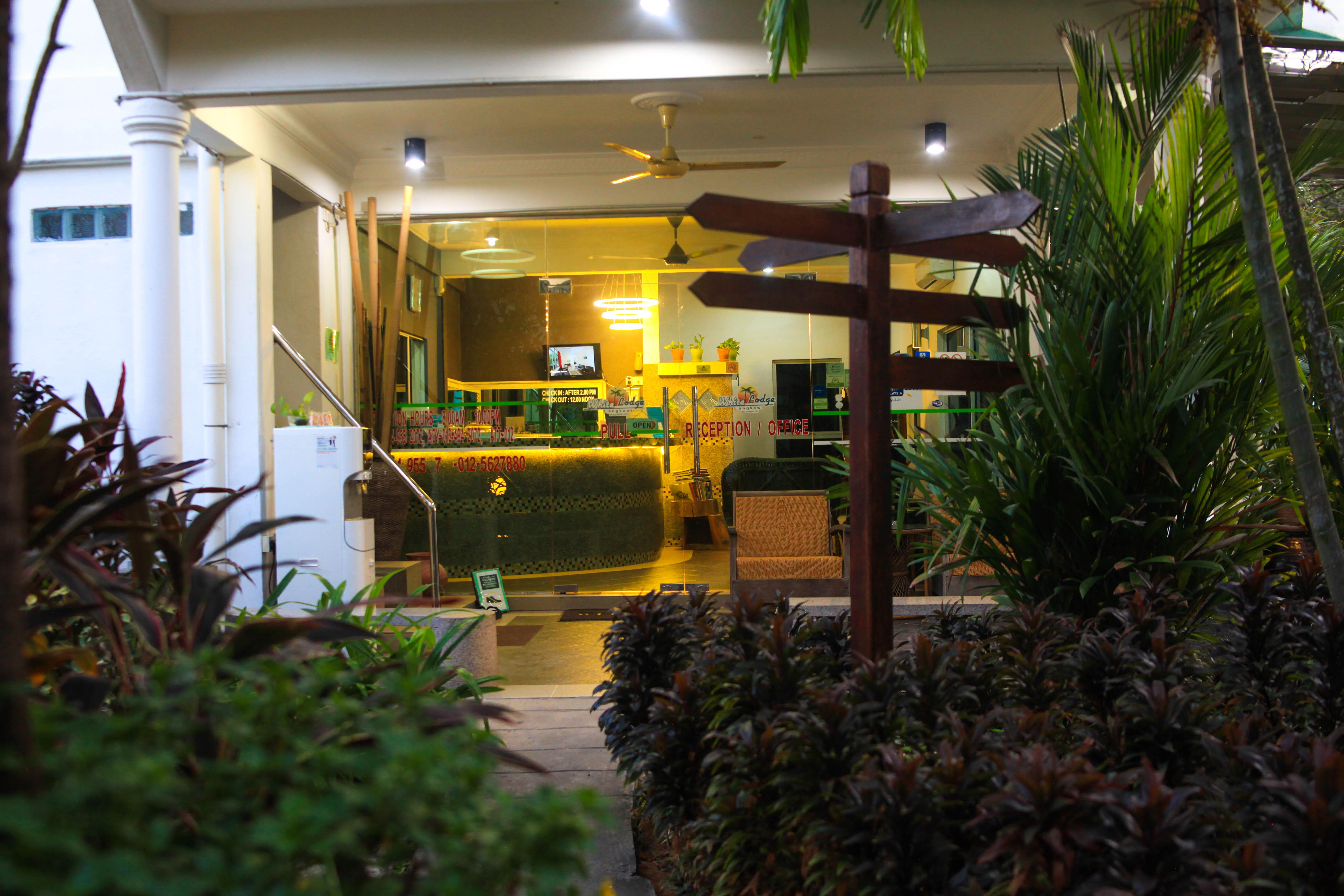White Lodge Pantai Cenang  Exterior foto