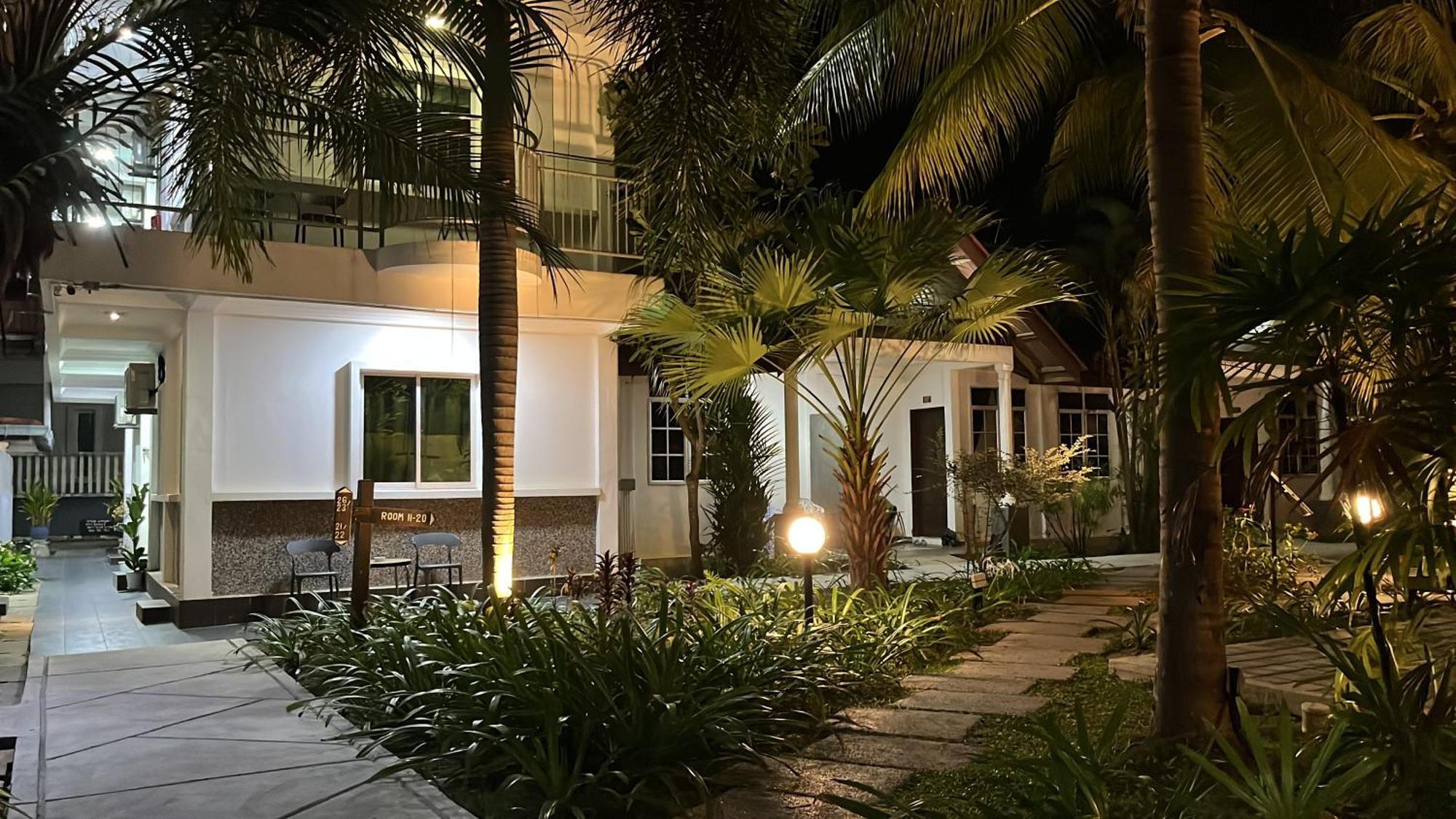 White Lodge Pantai Cenang  Exterior foto